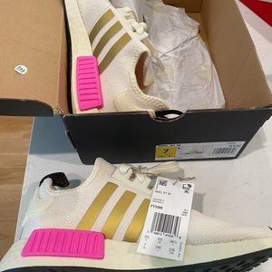 Adidas NMD R1 brand new